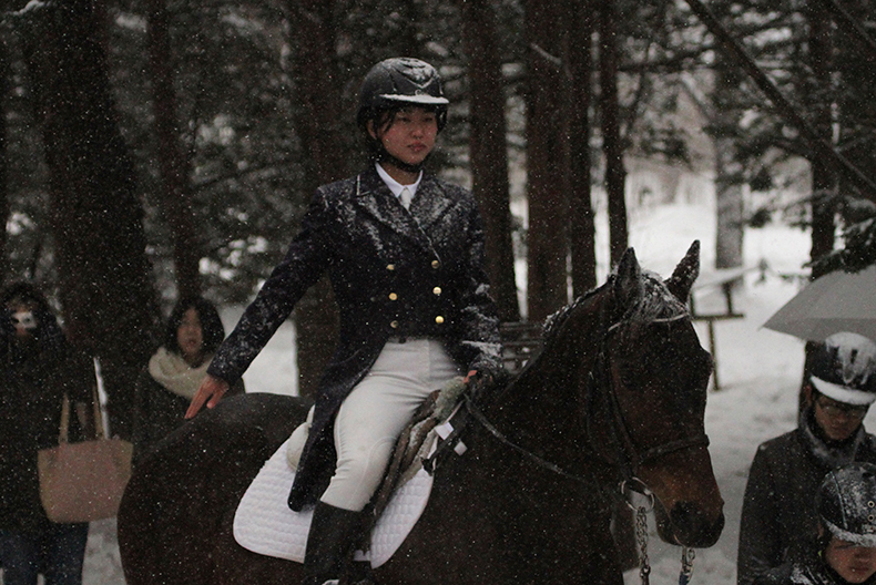 畜大馬術部 馬上参拝